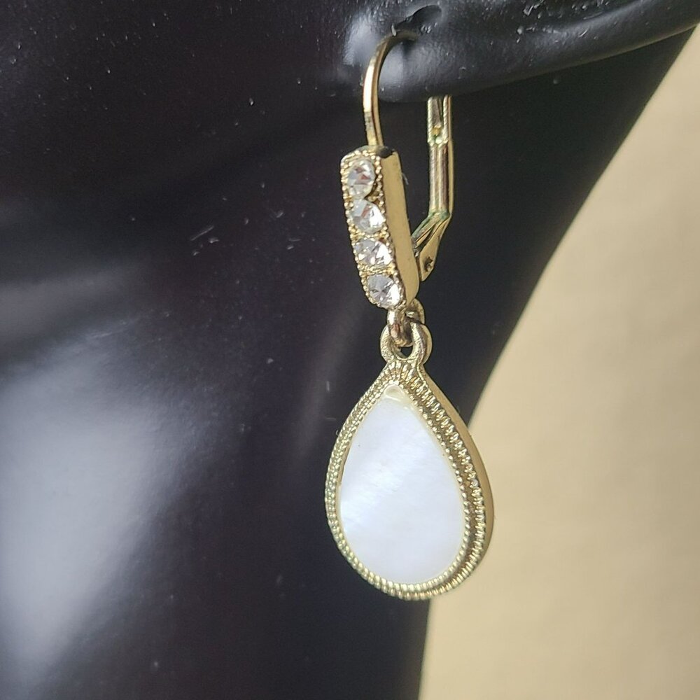 Monet Faux MOP & Rhinestone Teardrop Gold Tone Necklace & Earrings Set - Picture 2 of 10